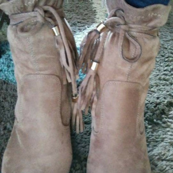 NEW By Love Athena - Swede Camel Short Boot - Picture 4 of 7
